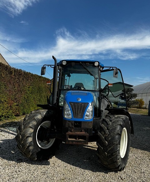 NEW HOLLAND  T4050